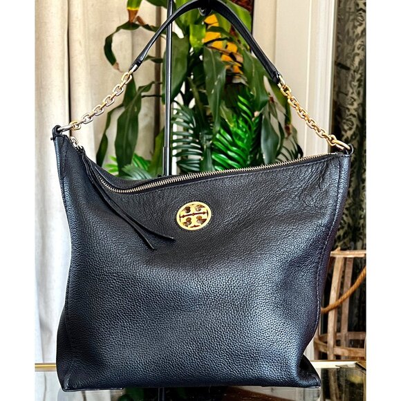 AUTHENTIC TORY BURCH BLACK LEATHER CHELSEA HOBO SHOULDER BAG - Picture 1 of 10